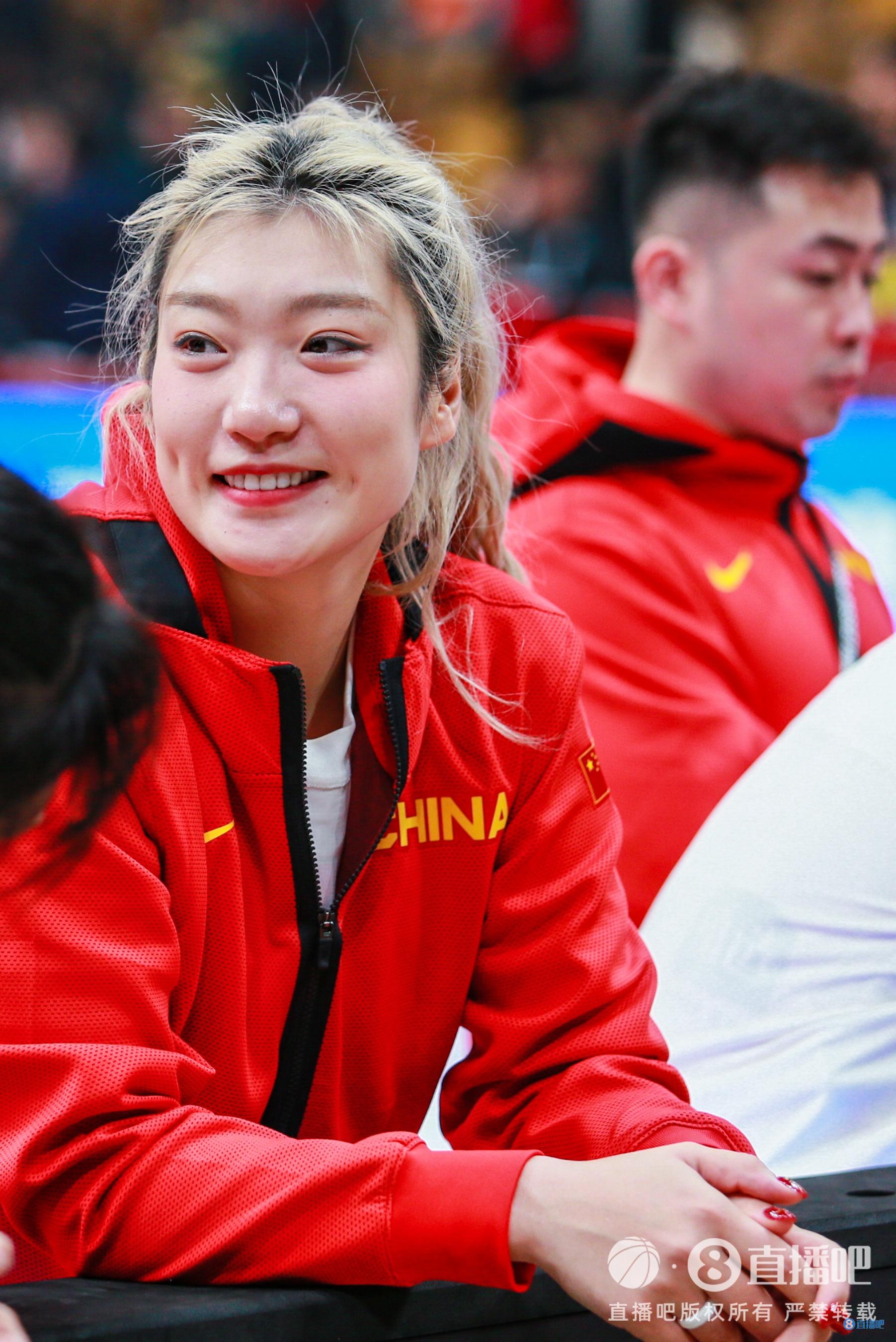 场均19.3分！段冉：李梦是中国女篮的定海神针 她是进攻万花筒